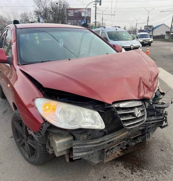 Hyundai Elantra 4